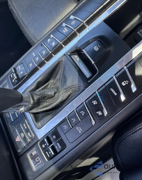 2015 Porsche Macan S z USA, uszkodzony, nr VIN WP1AB2A55FLB51524